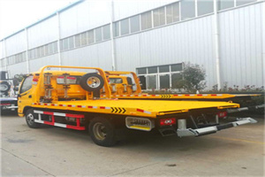 居巢区附近拖车救援搭电