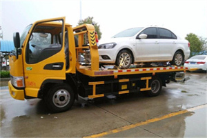 居巢区附近拖车救援24小时服务热线